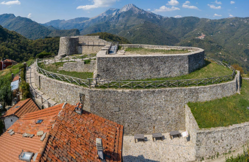 Rocca di Trassilico, Italy